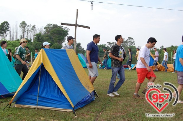 Emaús: Jovens vivenciam o Amor de Jesus em Acampamento