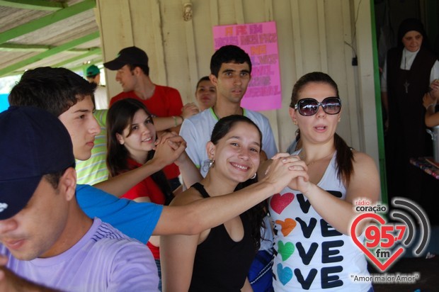 Emaús: Jovens vivenciam o Amor de Jesus em Acampamento