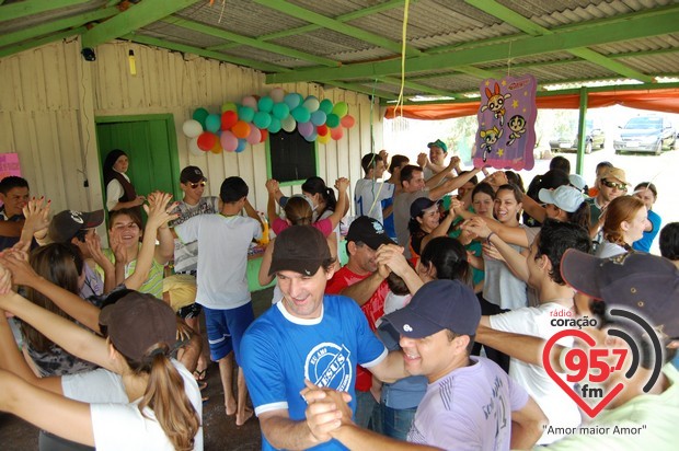 Emaús: Jovens vivenciam o Amor de Jesus em Acampamento
