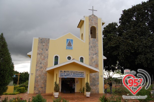 Missa especial marca despedida de Padre Alex Messias da Vila São Pedro