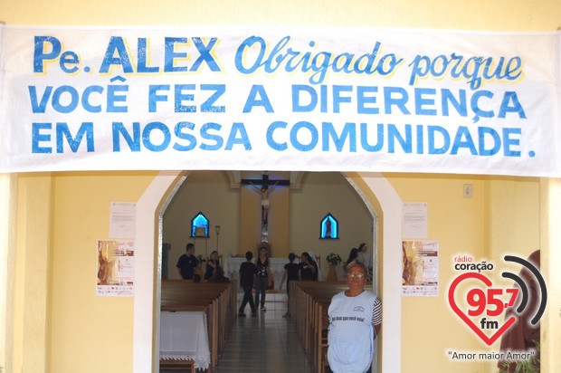 Missa especial marca despedida de Padre Alex Messias da Vila São Pedro