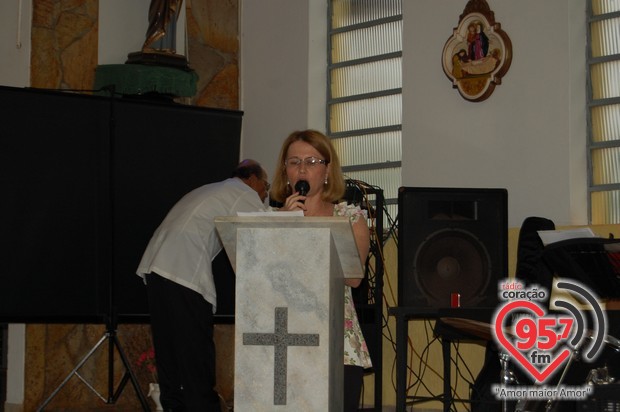 Missa especial marca despedida de Padre Alex Messias da Vila São Pedro