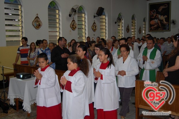 Missa especial marca despedida de Padre Alex Messias da Vila São Pedro