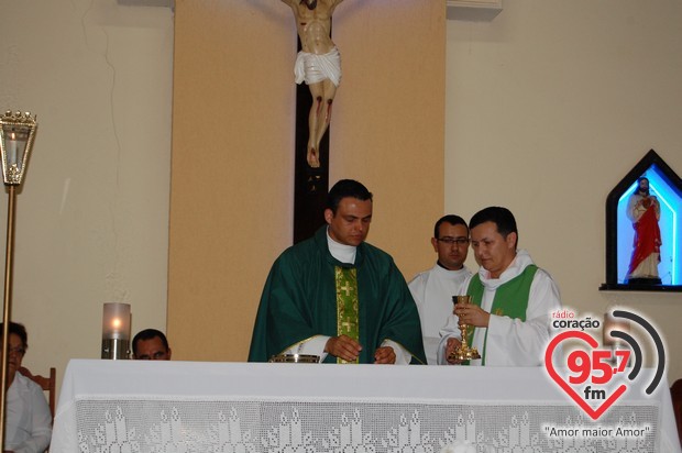 Missa especial marca despedida de Padre Alex Messias da Vila São Pedro