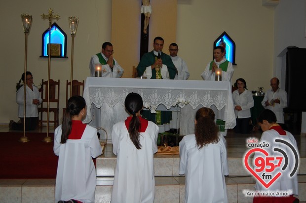 Missa especial marca despedida de Padre Alex Messias da Vila São Pedro