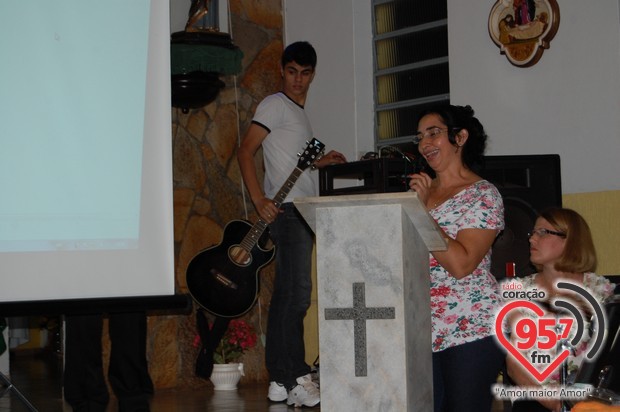 Missa especial marca despedida de Padre Alex Messias da Vila São Pedro