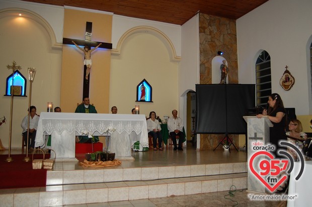 Missa especial marca despedida de Padre Alex Messias da Vila São Pedro