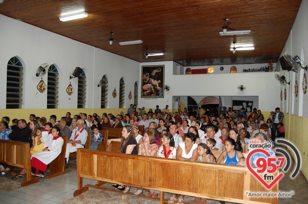 Missa especial marca despedida de Padre Alex Messias da Vila São Pedro