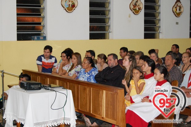 Missa especial marca despedida de Padre Alex Messias da Vila São Pedro
