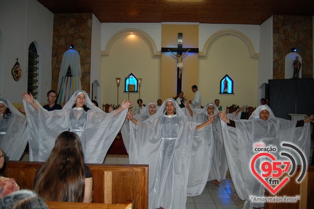 Missa especial marca despedida de Padre Alex Messias da Vila São Pedro