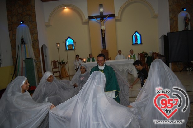 Missa especial marca despedida de Padre Alex Messias da Vila São Pedro