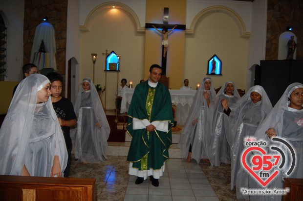 Missa especial marca despedida de Padre Alex Messias da Vila São Pedro