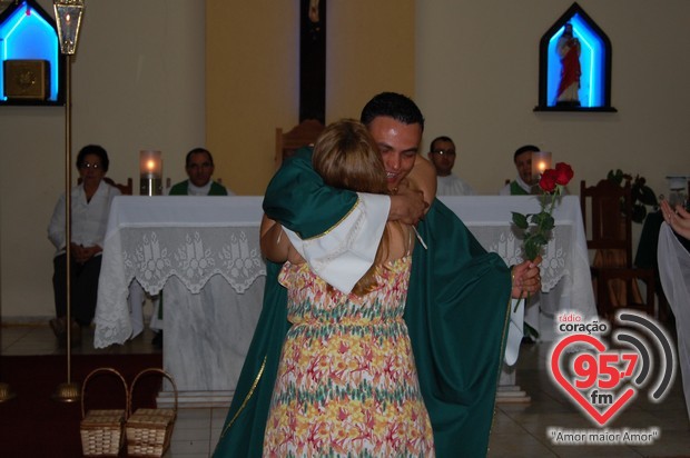 Missa especial marca despedida de Padre Alex Messias da Vila São Pedro