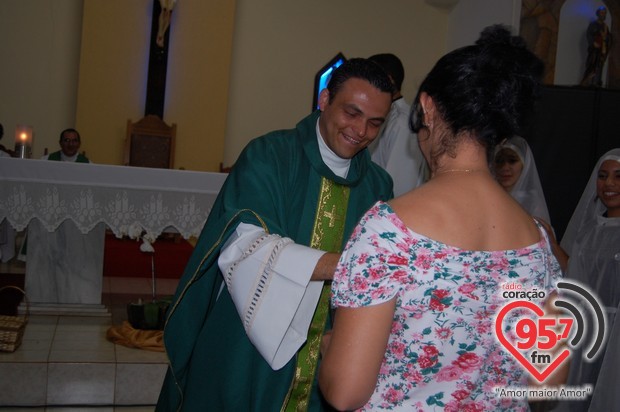 Missa especial marca despedida de Padre Alex Messias da Vila São Pedro