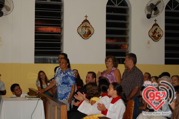 Missa especial marca despedida de Padre Alex Messias da Vila São Pedro