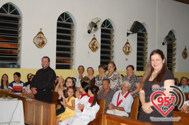 Missa especial marca despedida de Padre Alex Messias da Vila São Pedro