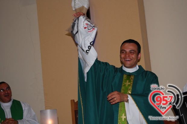Missa especial marca despedida de Padre Alex Messias da Vila São Pedro