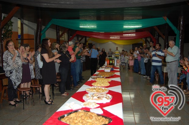 Missa especial marca despedida de Padre Alex Messias da Vila São Pedro