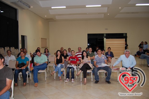 Funcionários da FTM participam de curso de atendimento ao cliente na ACED