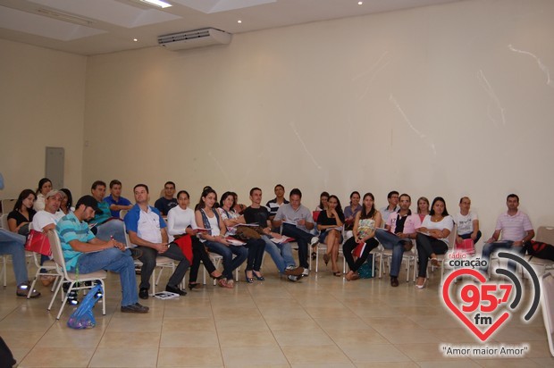 Funcionários da FTM participam de curso de atendimento ao cliente na ACED