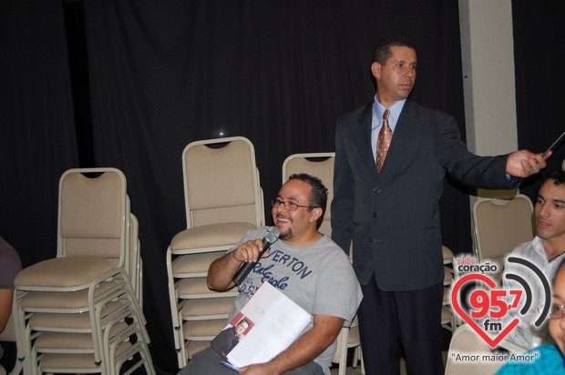 Funcionários da FTM participam de curso de atendimento ao cliente na ACED