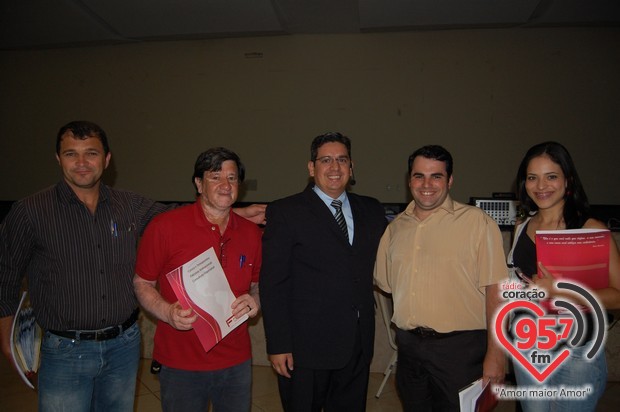 Funcionários da FTM participam de curso de atendimento ao cliente na ACED