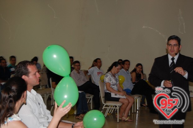 Funcionários da FTM participam de curso de atendimento ao cliente na ACED