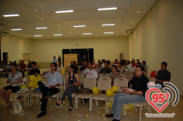 Funcionários da FTM participam de curso de atendimento ao cliente na ACED