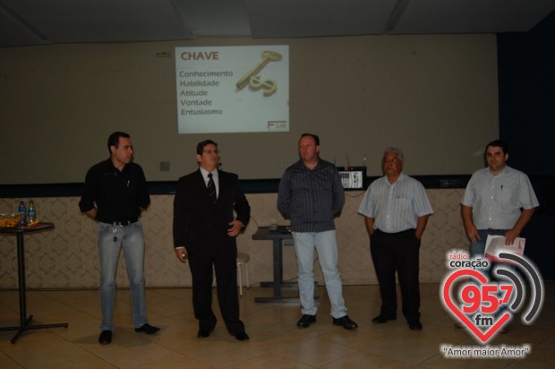 Funcionários da FTM participam de curso de atendimento ao cliente na ACED