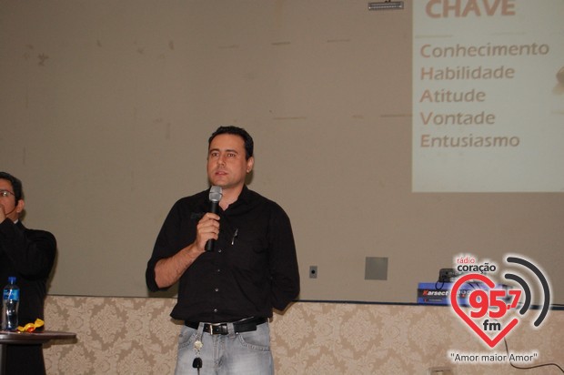 Funcionários da FTM participam de curso de atendimento ao cliente na ACED