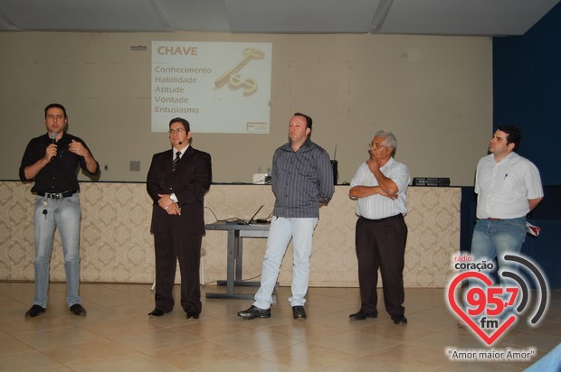 Funcionários da FTM participam de curso de atendimento ao cliente na ACED