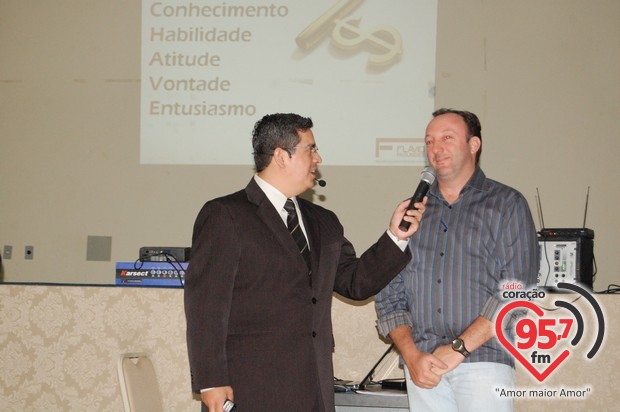 Funcionários da FTM participam de curso de atendimento ao cliente na ACED