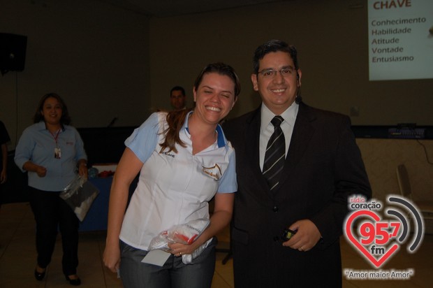 Funcionários da FTM participam de curso de atendimento ao cliente na ACED