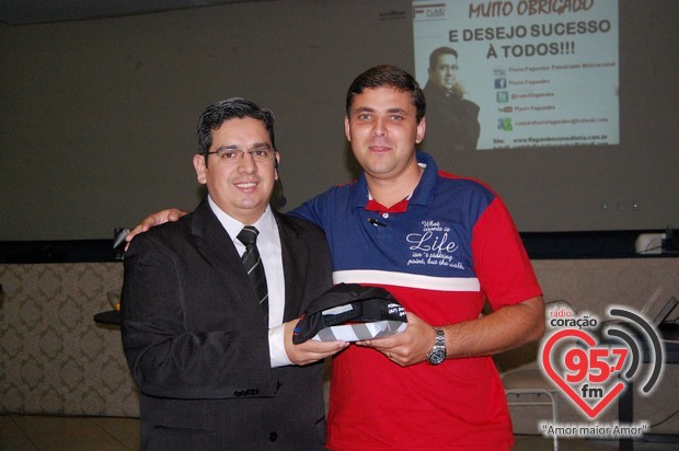 Funcionários da FTM participam de curso de atendimento ao cliente na ACED