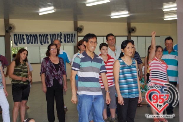 Casais da paróquia São Carlos realizam confraternização
