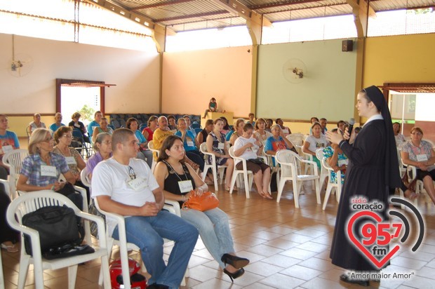 Encontro de formação para coordenadores e missionários da Mãe Peregrina; veja fotos