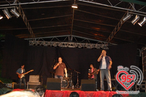 Banda Louvor e Glória anima festa da padroeira
