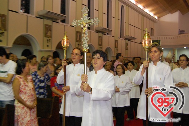 Católicos de Dourados celebram o Natal na Catedral