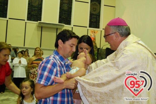 Católicos de Dourados celebram o Natal na Catedral