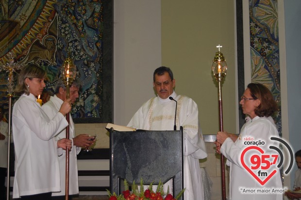 Católicos de Dourados celebram o Natal na Catedral