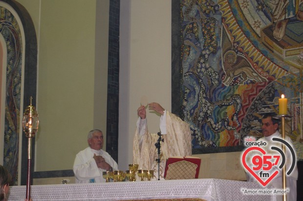 Católicos de Dourados celebram o Natal na Catedral