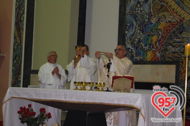 Católicos de Dourados celebram o Natal na Catedral