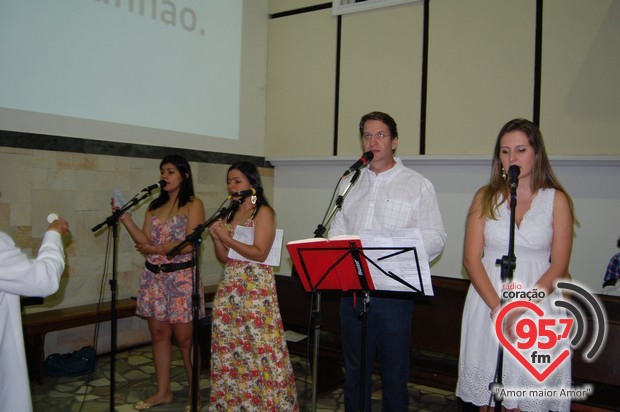 Católicos de Dourados celebram o Natal na Catedral