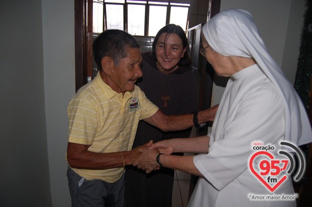 Toca de Assis realiza Natal dos pobres em Dourados; veja fotos