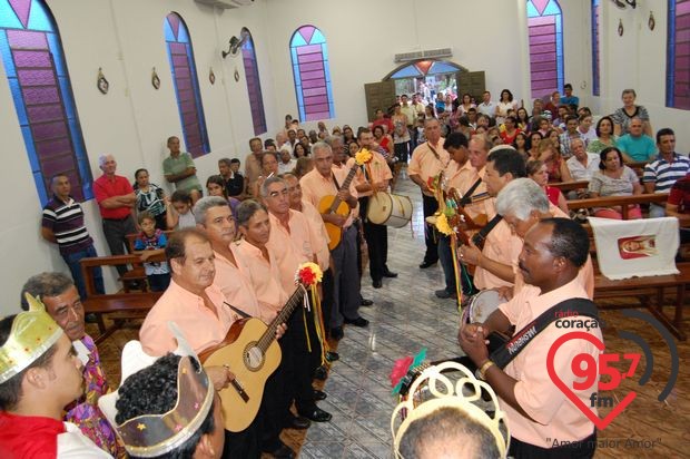 Festa da Folia de Reis anima distrito de Santa Terezinha
