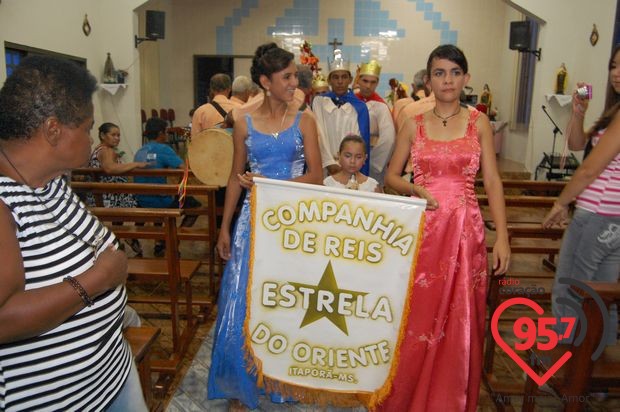 Festa da Folia de Reis anima distrito de Santa Terezinha