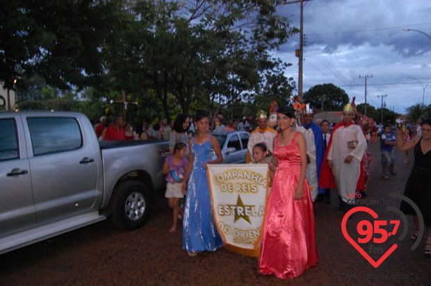 Festa da Folia de Reis anima distrito de Santa Terezinha