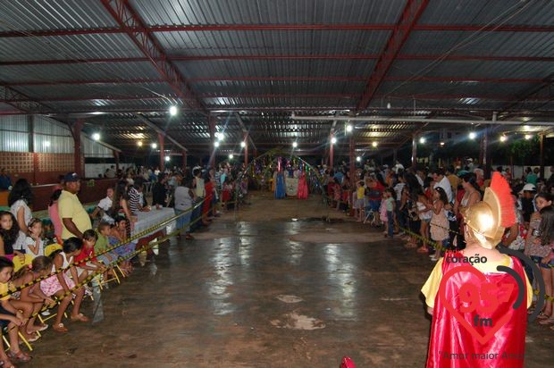 Festa da Folia de Reis anima distrito de Santa Terezinha
