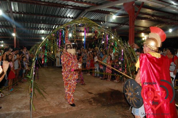 Festa da Folia de Reis anima distrito de Santa Terezinha