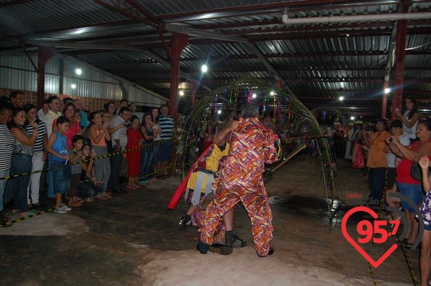 Festa da Folia de Reis anima distrito de Santa Terezinha